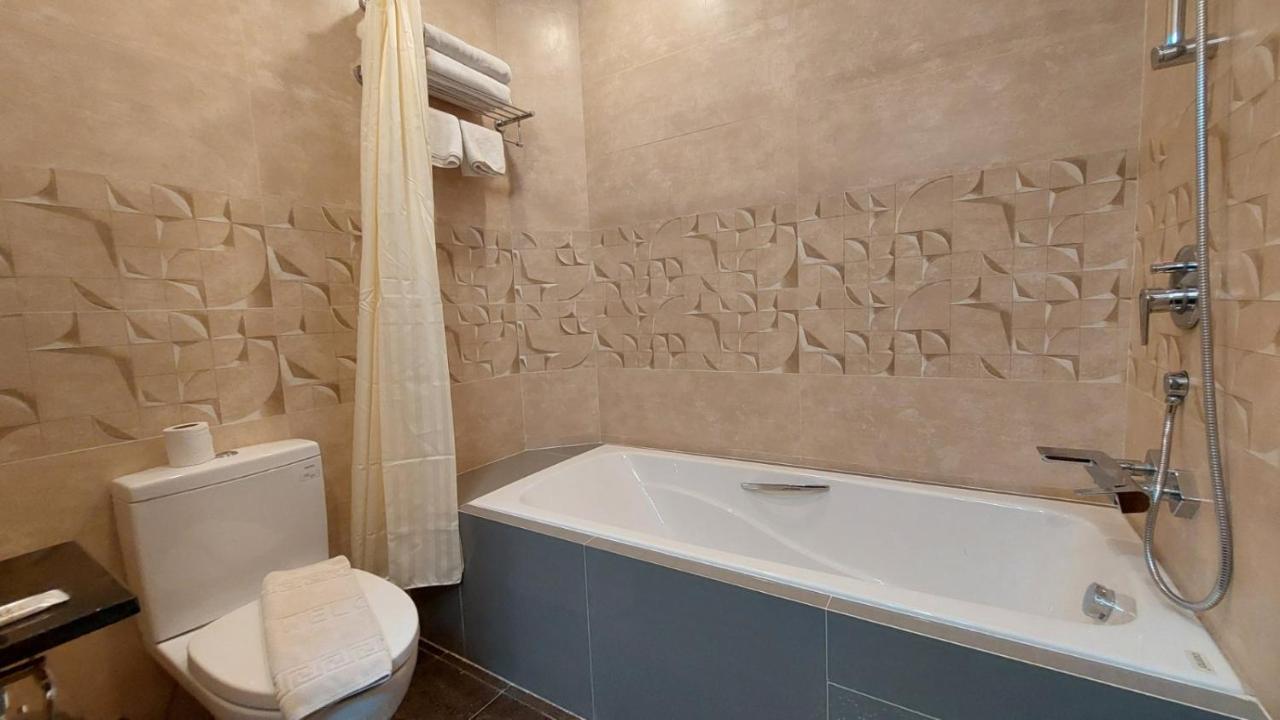 Hotel Grand Galaxy Rangoon Eksteriør billede